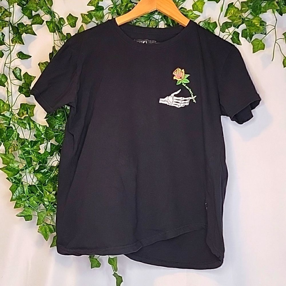DK. Bottoms Up Tee. Size Med.